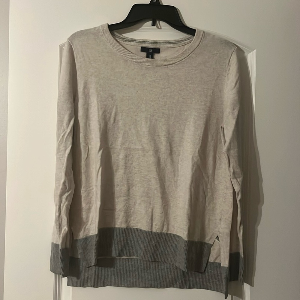 GAP size medium sweater